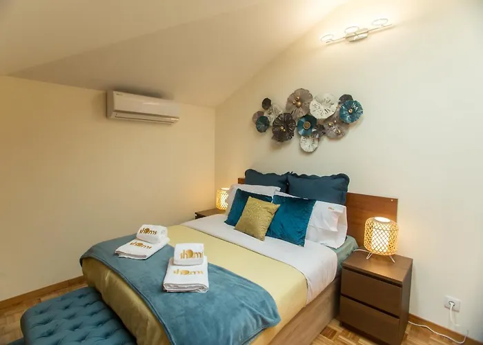 Republica Square By Hosts