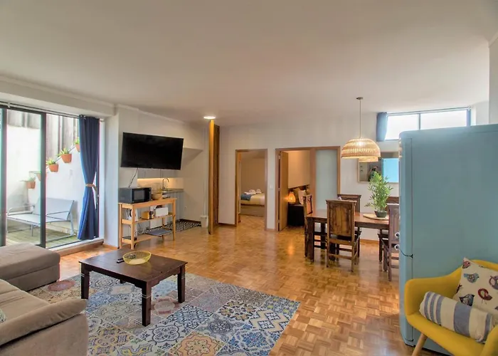 Republica Square By Hosts Apartman *