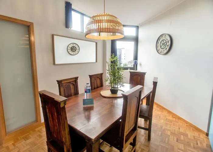 Republica Square By Hosts Apartman *