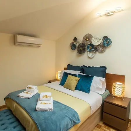 Republica Square By Hosts